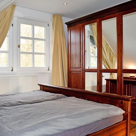 ברגן Reetdachfachwerkvilla Am Wiesengrund מראה חיצוני תמונה