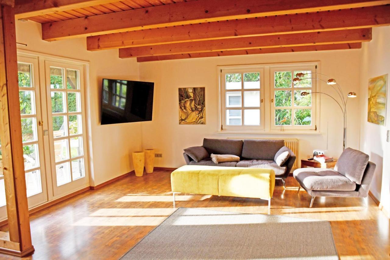 ברגן Reetdachfachwerkvilla Am Wiesengrund מראה חיצוני תמונה